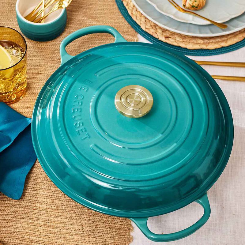 Le Creuset Signtature Cast Iron Shallow Casserole 26cm image number 8